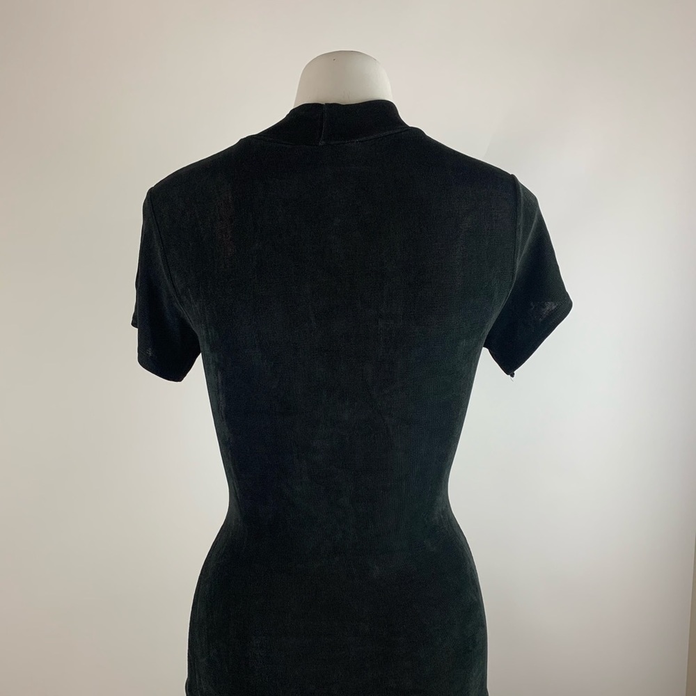 Jonden Mock Neck Short Sleeve Top- Small - Picture 2 of 4
